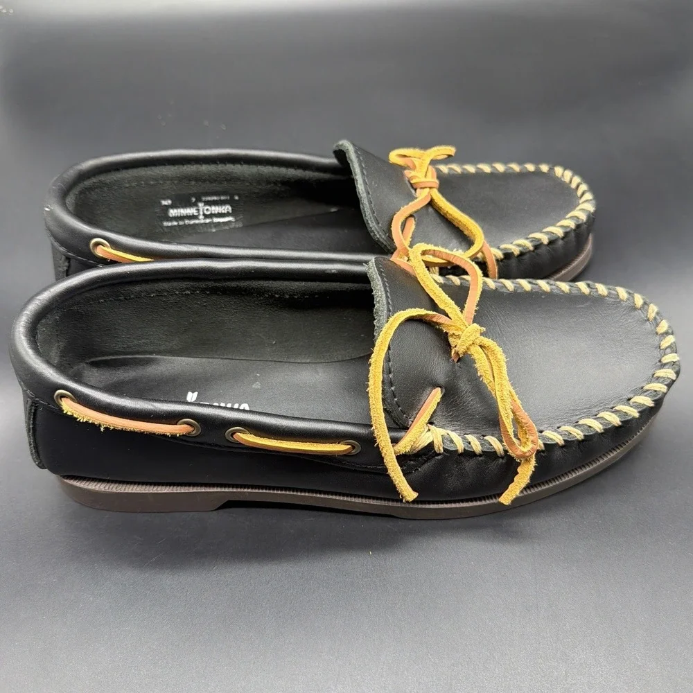 Minnetonka Mens 749 Black Leather Boat Shoe Moccasin Loafers Size 7